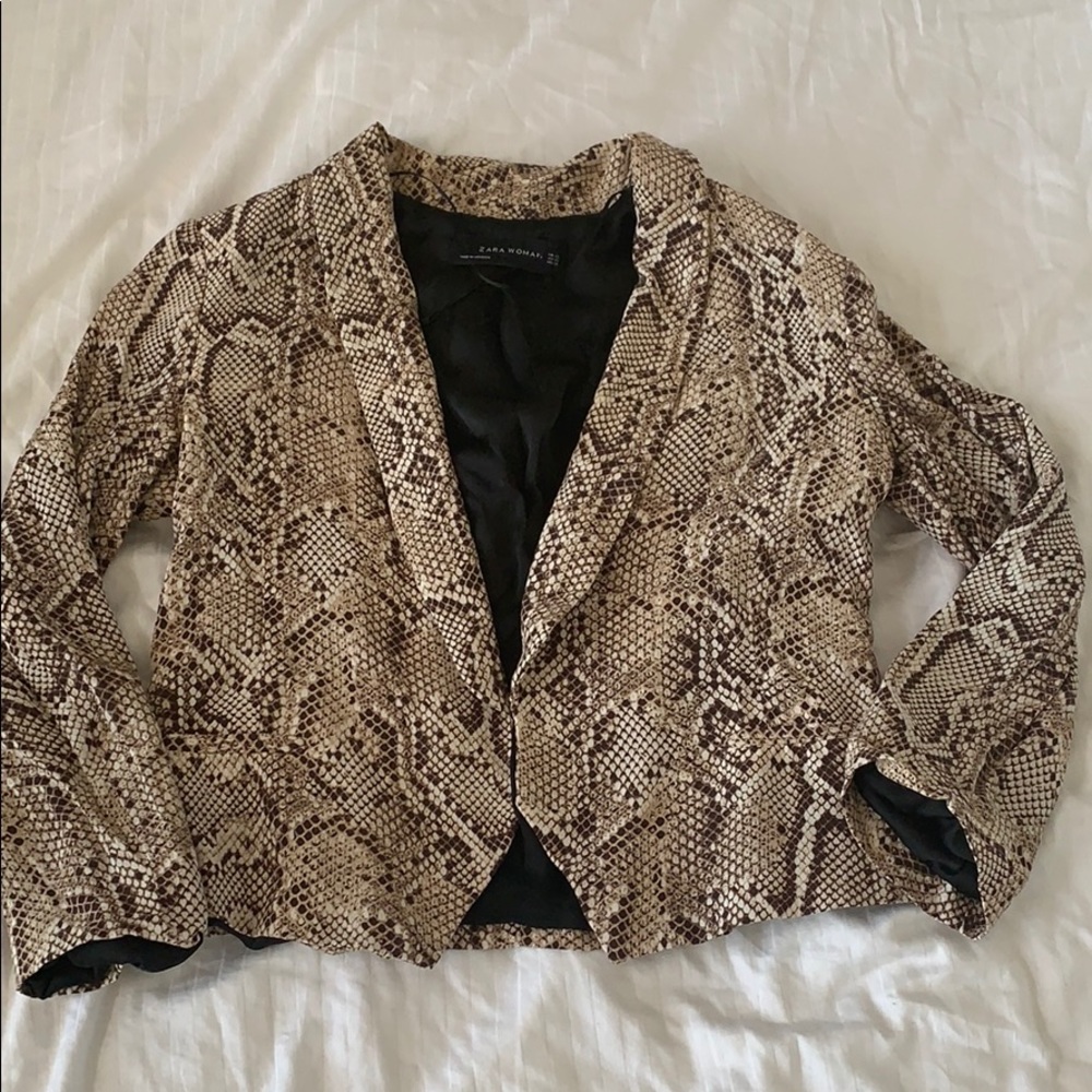 ZARA BLAZER (cropped)